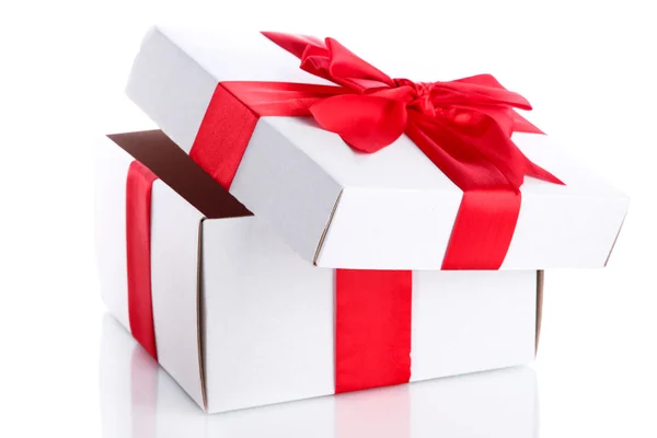 Caja de regalo con cinta roja, aislada en blanco — Foto de Stock