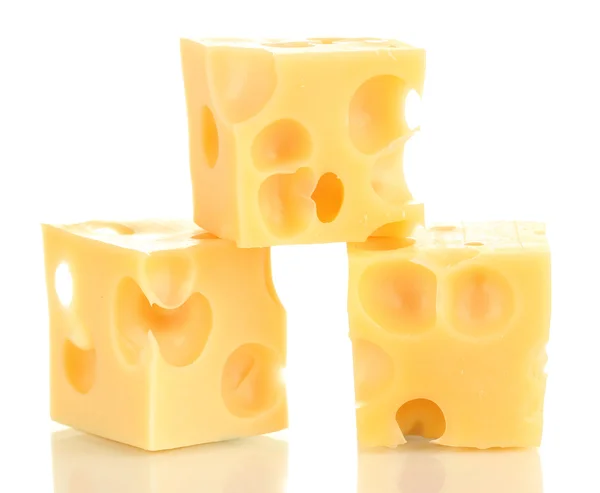 Cubes de fromage isolés sur blanc — Photo