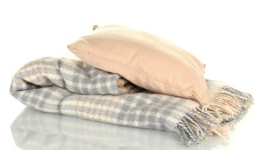 yünlü ekose kareli ve yastık, üzerinde beyaz izole