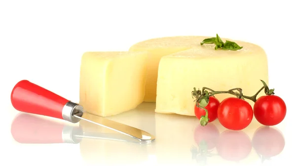 白で隔離される野菜とモッツァレラチーズのスライス — ストック写真