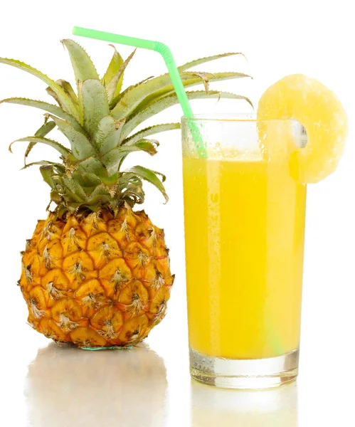 Ripe pineapple and juice glass isolated on white — Stock Photo, Image