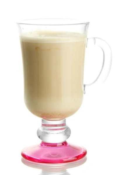 Latte de café perfumado em copo de vidro isolado em branco — Fotografia de Stock