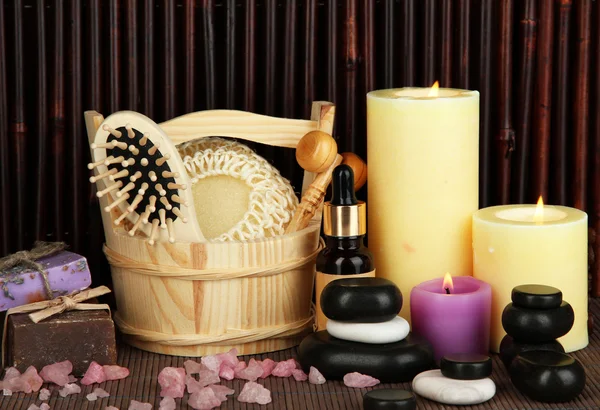 Beautiful spa setting on bamboo background — Stock Photo, Image