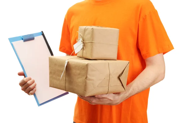 Kurier mit Paketkästen und Klemmbrett, isoliert auf weiß — Stockfoto