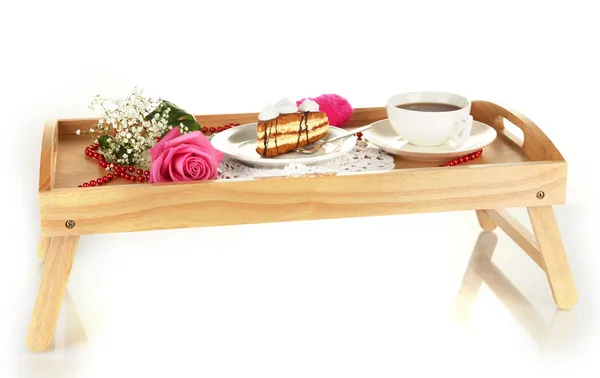 Desayuno en la cama el día de San Valentín aislado en blanco — Foto de Stock