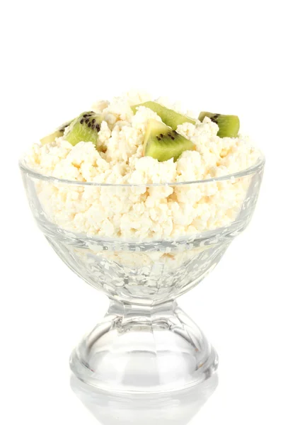 Cottage cheese in glass bowl with kiwi fruit, isolated on white — Stock Photo, Image