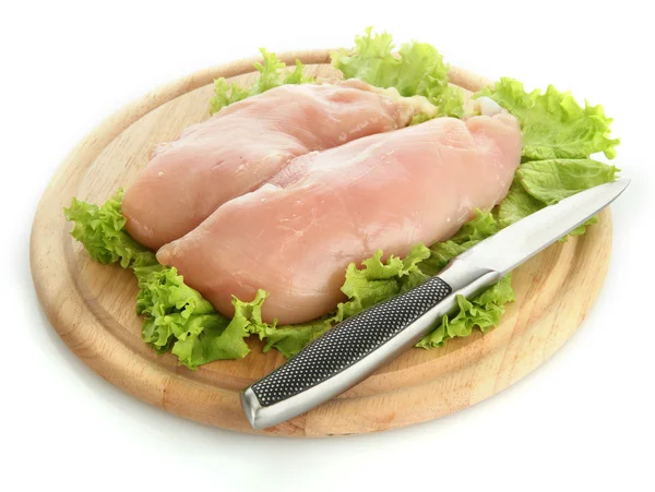 Carne crua de frango na tábua de corte, isolada em branco — Fotografia de Stock