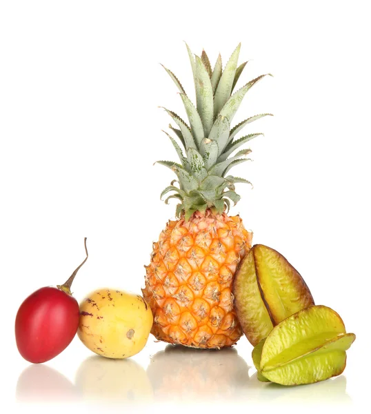 Σύνθεση από εξωτικά φρούτα που απομονώνονται σε λευκό — Φωτογραφία Αρχείου