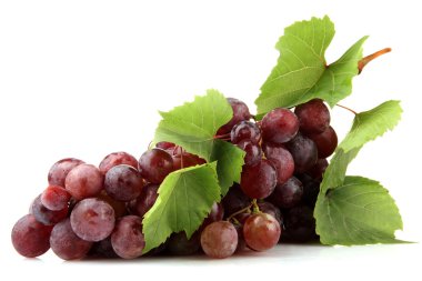 Olgun tatlı üzüm üzerine beyaz izole