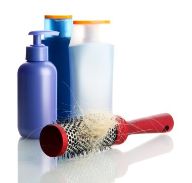 tarak fırça ile üzerine beyaz izole kayıp saç ve Kozmetik Şişeler