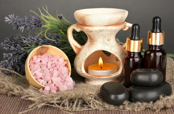 Aromaterapia lampa na szarym tle — Zdjęcie stockowe