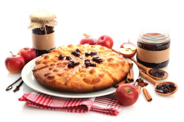 lezzetli ev yapımı pasta, elma ve reçel, üzerinde beyaz izole