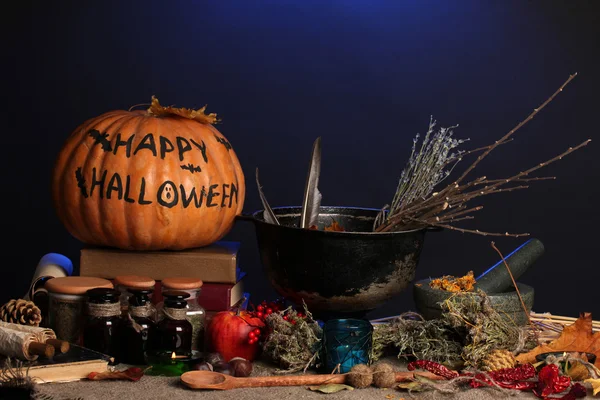 Strašidelné halloween laboratoř v modré světlo — Stock fotografie