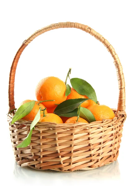 Ripe sweet tangerine with leaves in basket, isolated on white — Stock Photo, Image