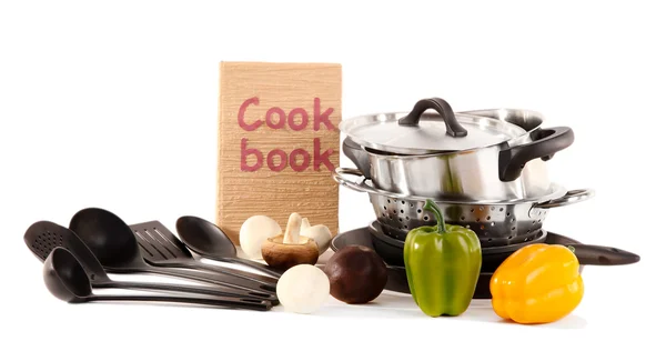 Composición de utensilios de cocina y verduras aisladas en blanco — Foto de Stock