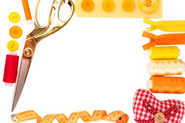 dikiş aksesuarları ve kumaş yakın çekim