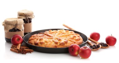 lezzetli ev yapımı pasta, elma ve reçel, üzerinde beyaz izole