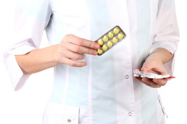 kadın doktor el hapları, üzerinde beyaz izole tutarak yakın çekim