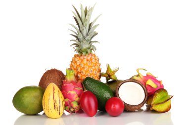 egzotik meyveler üzerinde beyaz izole bileşimi