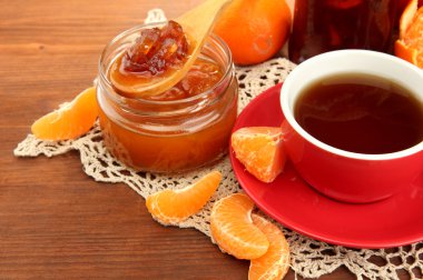 çay ve ev yapımı reçel, ahşap masa üzerinde hafif Kahvaltı