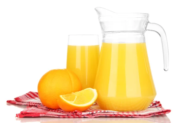 完全なガラスとオレンジ ジュース、オレンジ白で隔離されるの水差し — ストック写真