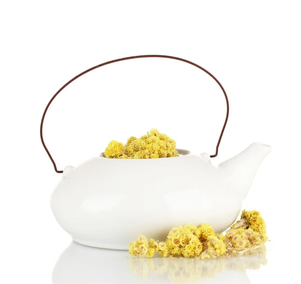 Suszone zioła w czajnik, na białym tle. koncepcyjne zdjęcie herbaty ziołowe. — Zdjęcie stockowe