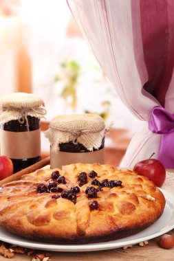 lezzetli ev yapımı pasta ile reçel ve elma Cafe ahşap tablo