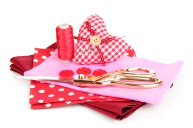 dikiş aksesuarları ve kumaş üzerine beyaz izole