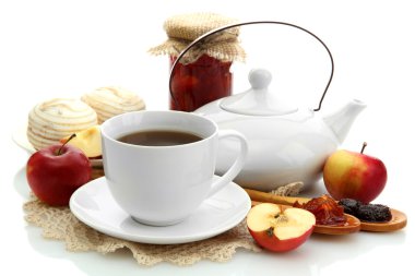 çay ve ev yapımı reçel, üzerinde beyaz izole ile hafif Kahvaltı