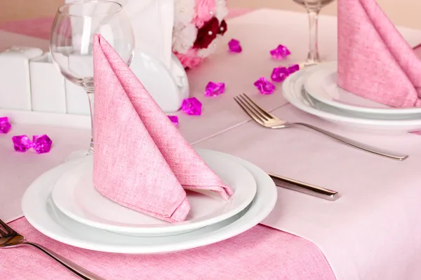 Elegant table setting in restaurant — Stock Photo, Image