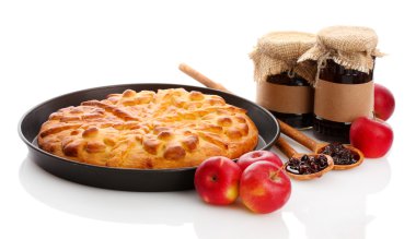 lezzetli ev yapımı pasta, elma ve reçel, üzerinde beyaz izole