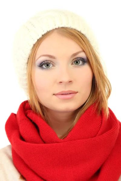 Jeune belle femme portant des vêtements d'hiver, isolé sur blanc — Photo