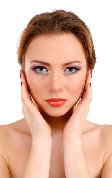 Hermosa joven con maquillaje brillante aislado en blanco — Foto de Stock