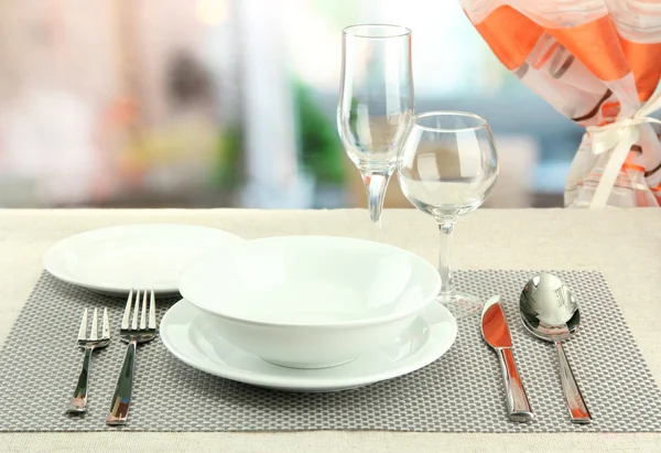 Asztalterítés az étteremben — Stock Fotó