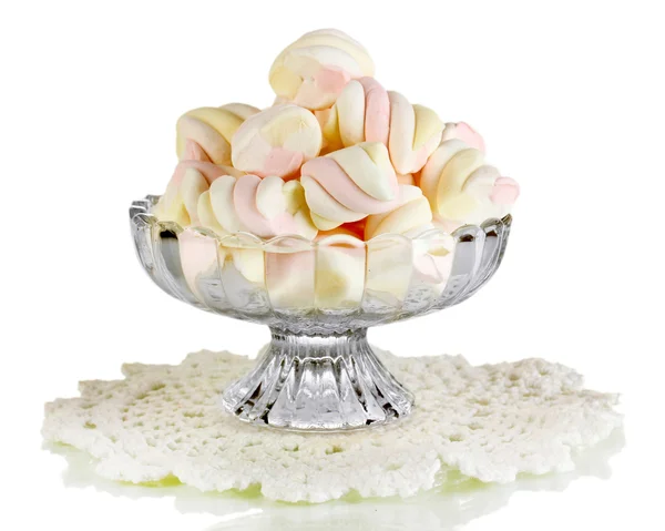 Sanfter Marshmallow in Glasvase isoliert auf Weiß — Stockfoto