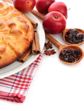 lezzetli ev yapımı pasta, elma ve reçel, üzerinde beyaz izole