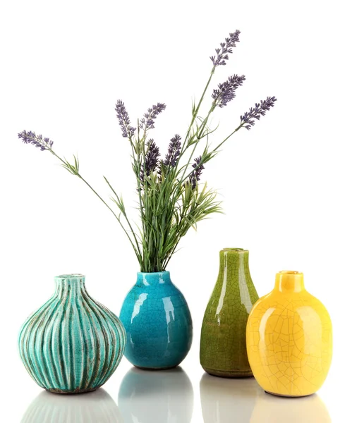 Vasos cerâmicos decorativos isolados em branco — Fotografia de Stock