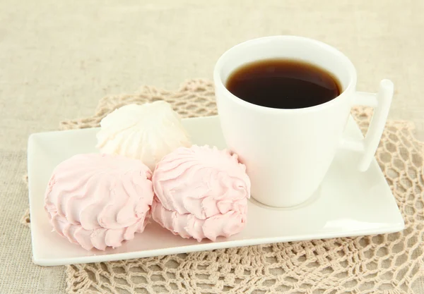 Marshmallows on plate on light background — Stock Photo, Image