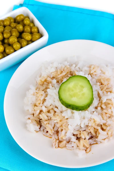 Egészséges ételek tányéron elszigetelt fehér — Stock Fotó