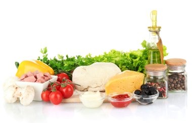 beyaz izole pizza için malzemeler