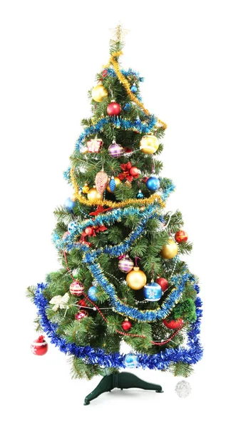 Geschmückter Weihnachtsbaum isoliert auf Weiß — Stockfoto