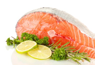 beyaz izole taze somon steak