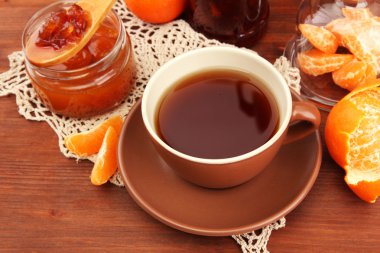 çay ve ev yapımı reçel, ahşap masa üzerinde hafif Kahvaltı