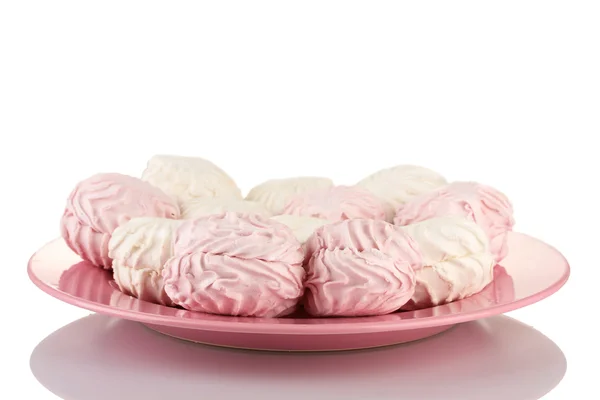 Marshmallows sulla piastra di colore isolato su bianco — Foto Stock