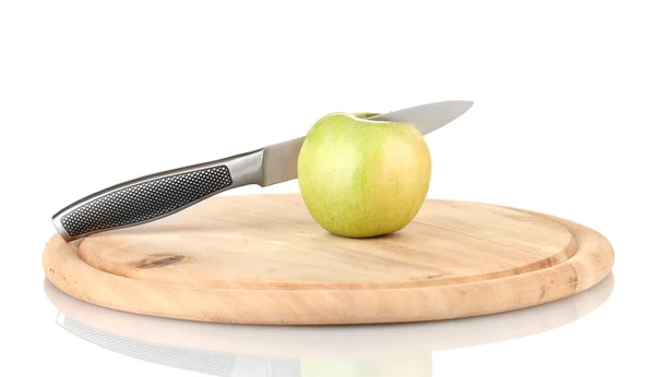 Manzana roja y cuchillo en tabla de cortar, aislado en blanco —  Fotos de Stock