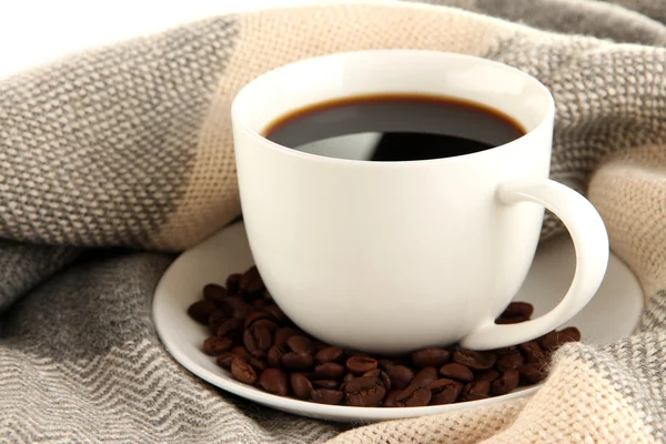 Kopp kaffe med halsduk närbild — Stockfoto