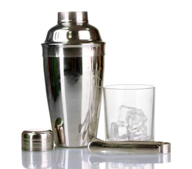 kokteyl shaker ve üzerinde beyaz izole kokteyl cam