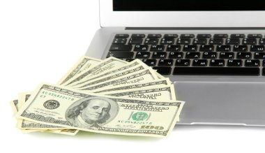 para üzerinde beyaz izole laptop