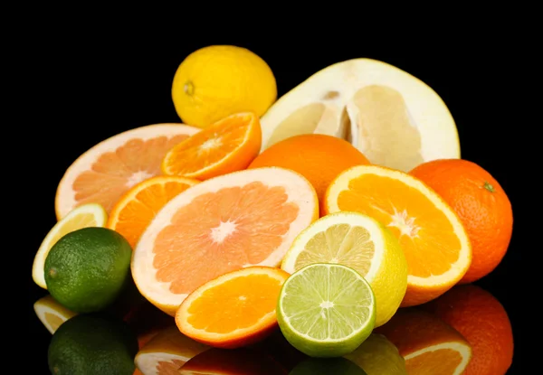 Mycket mogen citrus isolerade på svart — Stockfoto