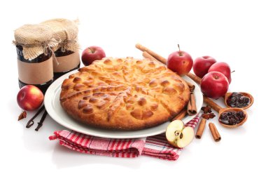 lezzetli ev yapımı pasta, elma ve reçel, üzerinde beyaz izole